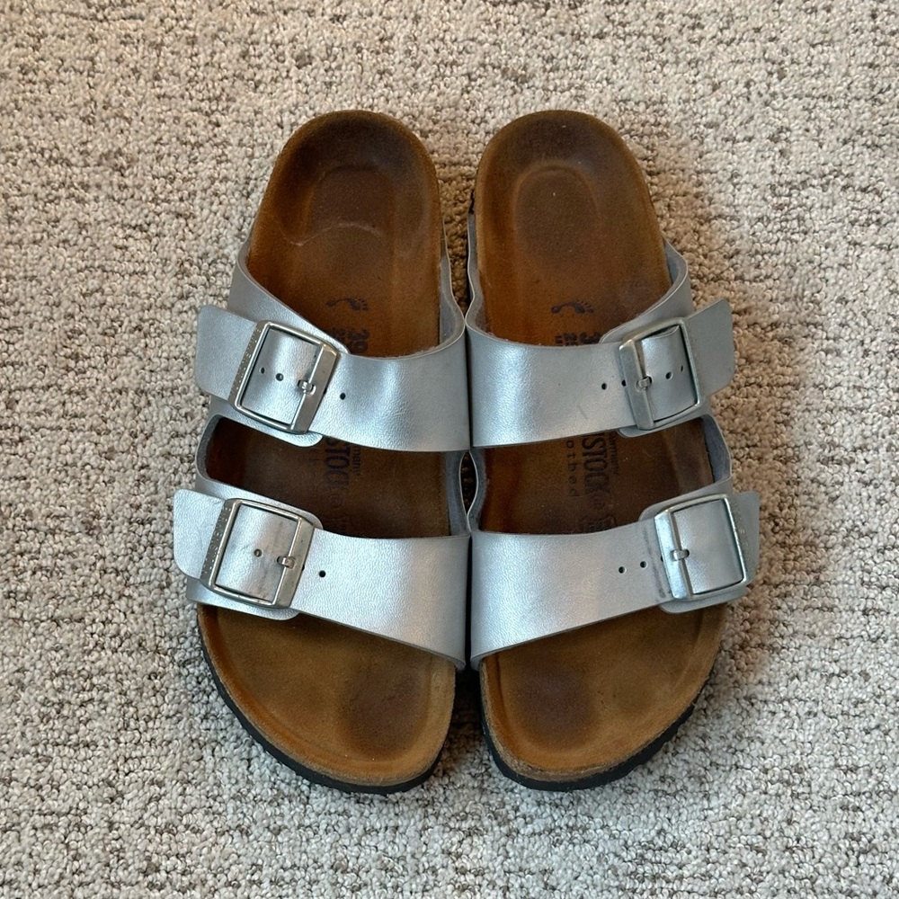 Birkenstock | Arizona Silver Metallic Sandals